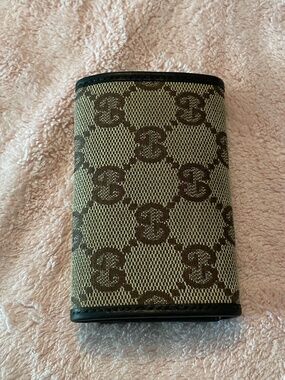 Vintage Brown and Tan Gucci 6 Key Holder Wallet
